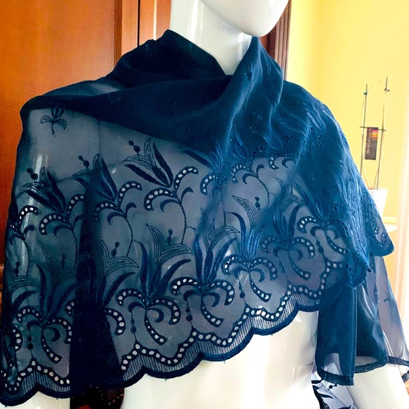 Beautiful dark blue sheer scarve shawl - Picture 2 of 2